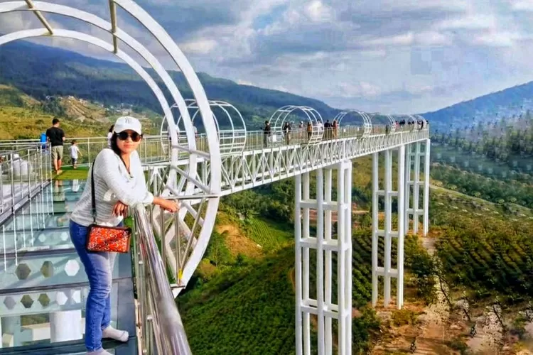 Harga Tiket dan Jam Buka Kemuning Sky Hills 2025: 7 Fakta Penting Saat Libur Akhir Tahun